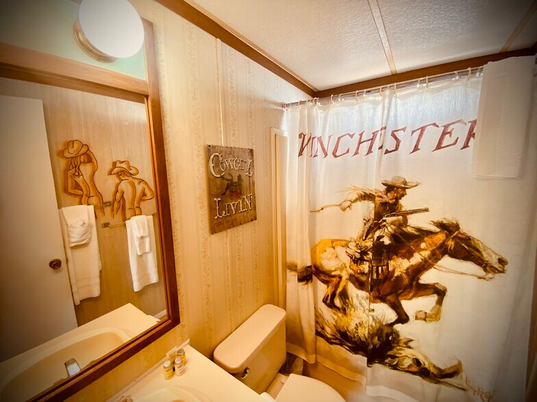 More Photos Of 18 W Allen St, Tombstone Trailer Camper Park For Sale