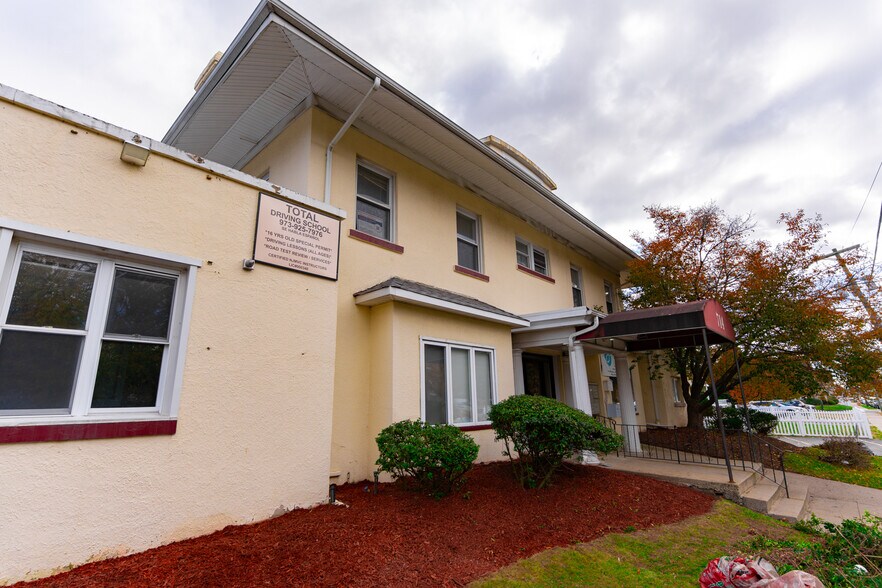 More Photos Of 714-720 Broadway, Paterson Medical For Lease