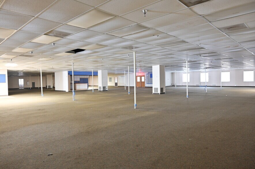 More Photos Of 701 33rd Ave N, Saint Cloud Manufacturing For Sale