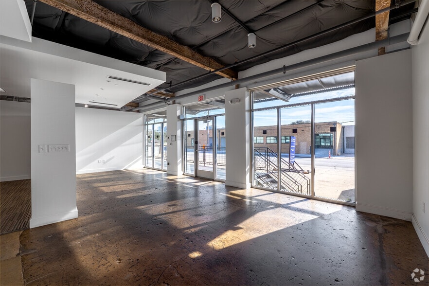 More Photos Of 2001 Irving Blvd, Dallas Showroom For Sale