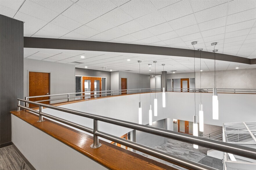 More Photos Of 6855 Shore Terrace, Indianapolis Office For Sale
