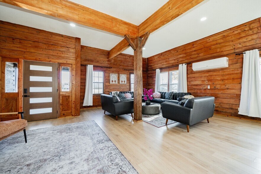 More Photos Of 691 Bear Rd, Van Alstyne Specialty For Sale