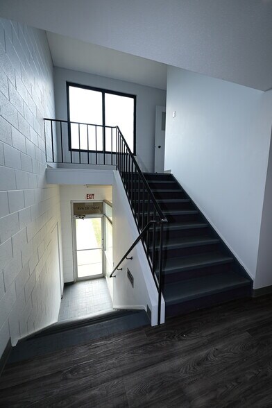 More Photos Of 6504-6520 82nd Ave NW, Edmonton Flex For Lease