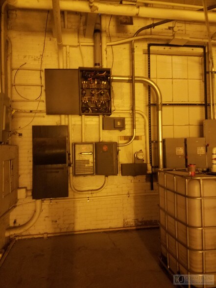 More Photos Of 14400 Woodrow Wilson St, Detroit Warehouse For Sale