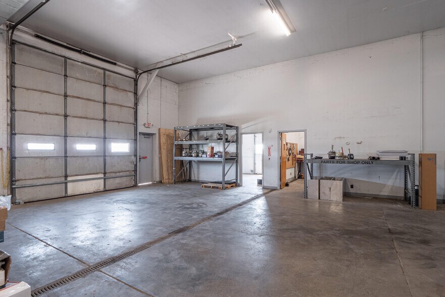 More Photos Of 1116 W County Road 450 N, Brazil Truck Terminal For Lease