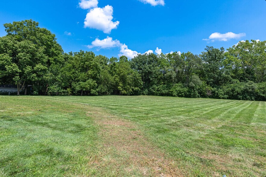 More Photos Of 1001 N County Road 25A, Troy Office For Sale