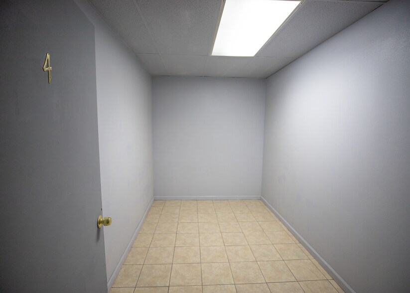 More Photos Of 922 S Atlantic Blvd, East Los Angeles Office For Sale