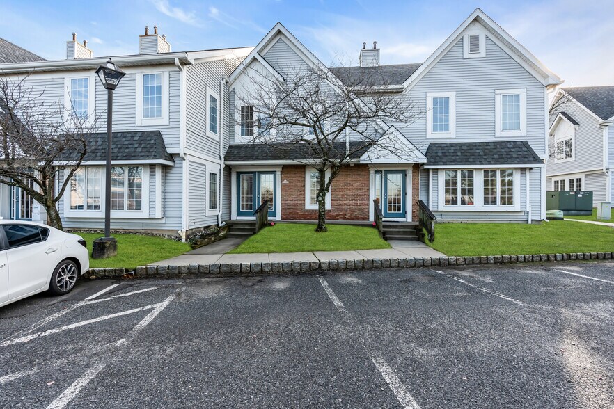 More Photos Of 1 Bethany Rd, Hazlet Office For Lease