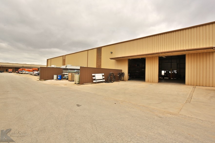 More Photos Of 4650 S Treadaway Blvd, Abilene Light Distribution For Lease