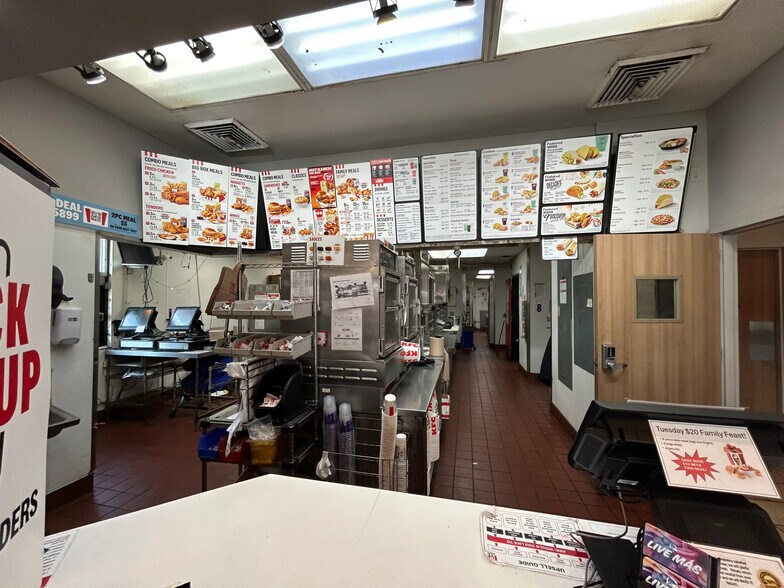 More Photos Of 5004 George Washington Hwy, Portsmouth Fast Food For Lease