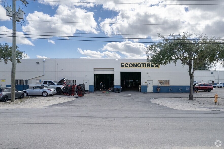 More Photos Of 7005-7145 NW 41 St, Miami Warehouse For Lease