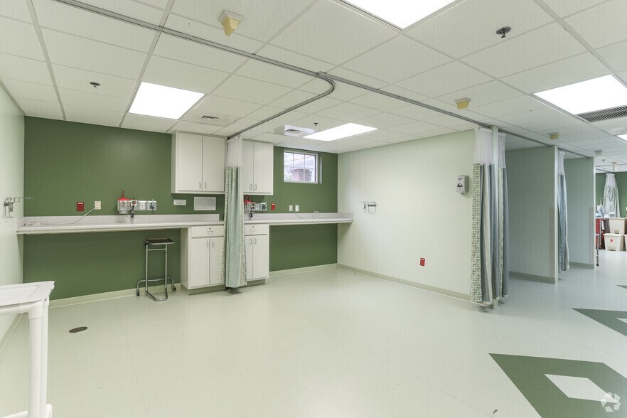 More Photos Of 2308 Palmyra Rd, Albany Medical For Lease