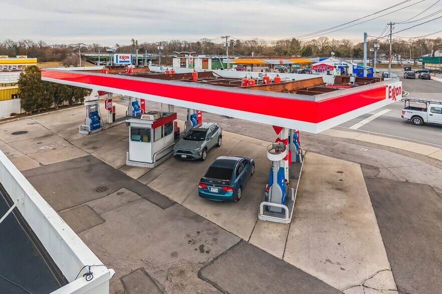 More Photos Of 172 Howells Rd, Bay Shore Service Station For Sale