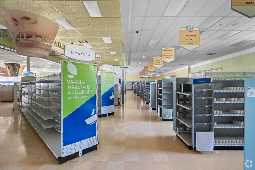 More Photos Of 645 Foxon Rd, East Haven Storefront For Lease