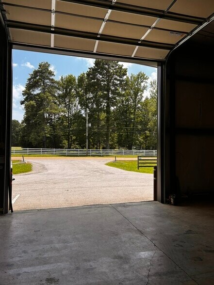 More Photos Of 21845 Hwy 57, Moscow Warehouse For Lease