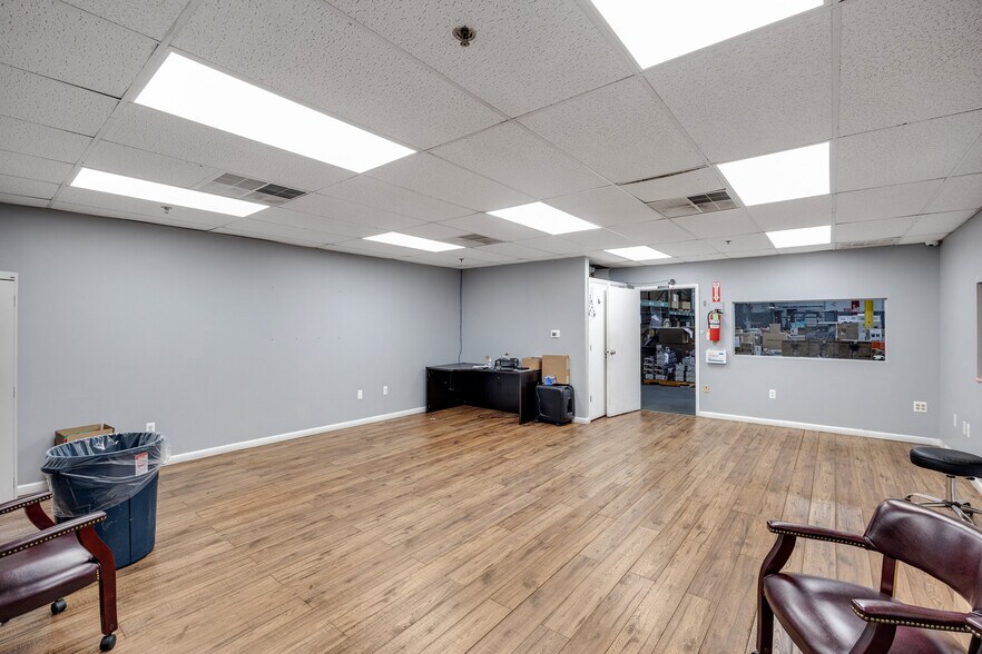 More Photos Of 301 N 4th St, Vineland Warehouse For Lease