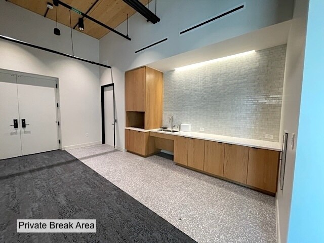 More Photos Of 420 SW 6th St, Moore Office For Lease
