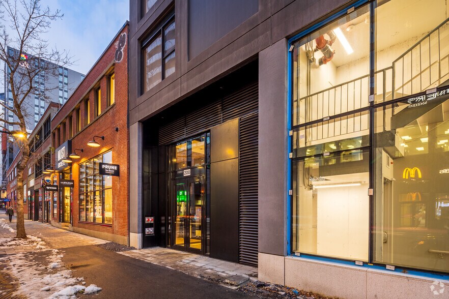 More Photos Of 225 Rue Young, Montréal Apartments For Lease