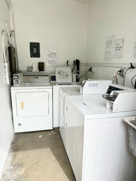 More Photos Of 405 S Boyle Ave, Los Angeles Apartments For Sale