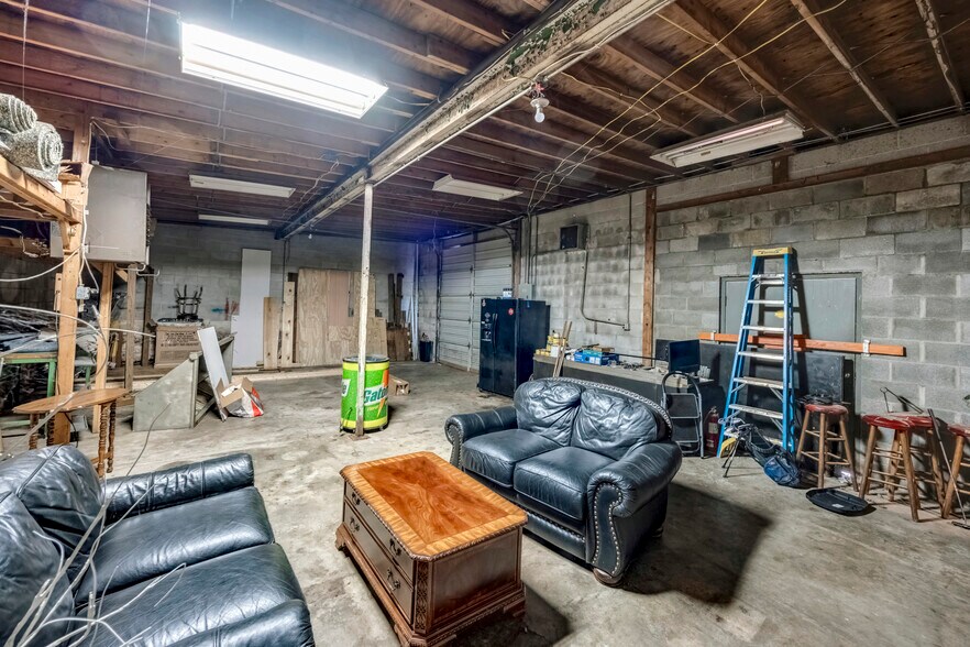 More Photos Of 422 Fryes Ln, Danville Sports And Entertainment For Sale