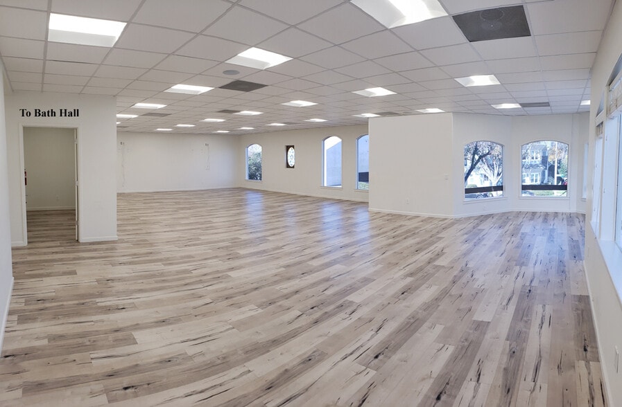 More Photos Of 22700 Lyons Ave, Newhall Office For Lease