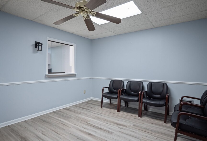 More Photos Of 940 W Avon Rd, Rochester Hills Medical For Lease