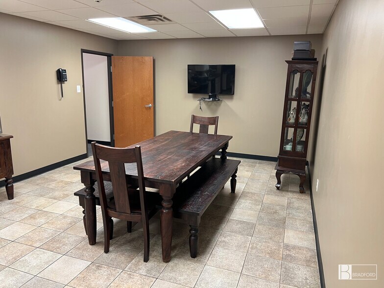 More Photos Of 2329 Solona St, Haltom City Warehouse For Sale