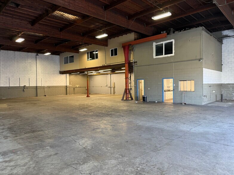 More Photos Of 600 29th Ave, Oakland Manufacturing For Sale