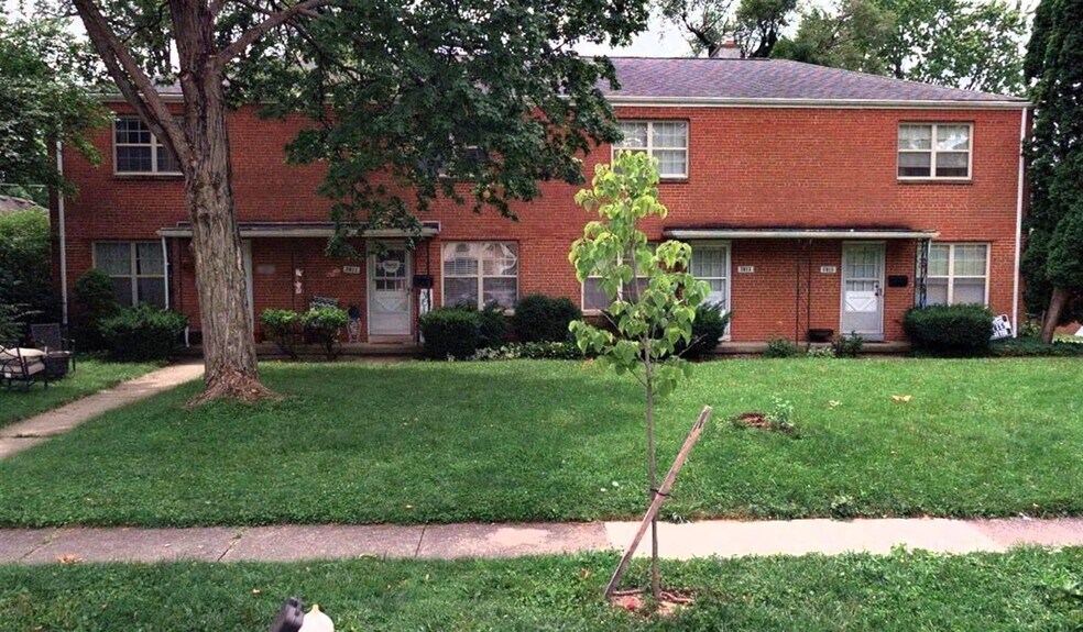 Primary Photo Of 2009-2015 Harwitch Rd, Upper Arlington Apartments For Sale