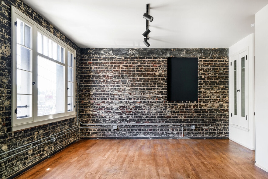 More Photos Of 3022 W Sunset Blvd, Los Angeles Storefront Retail Residential For Lease