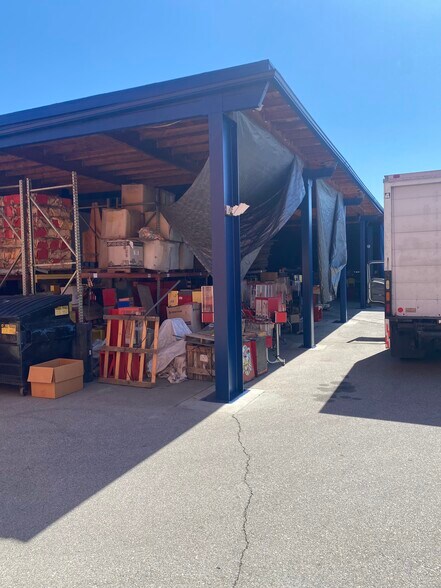 More Photos Of 9281 Borden Ave, Sun Valley Unknown For Lease