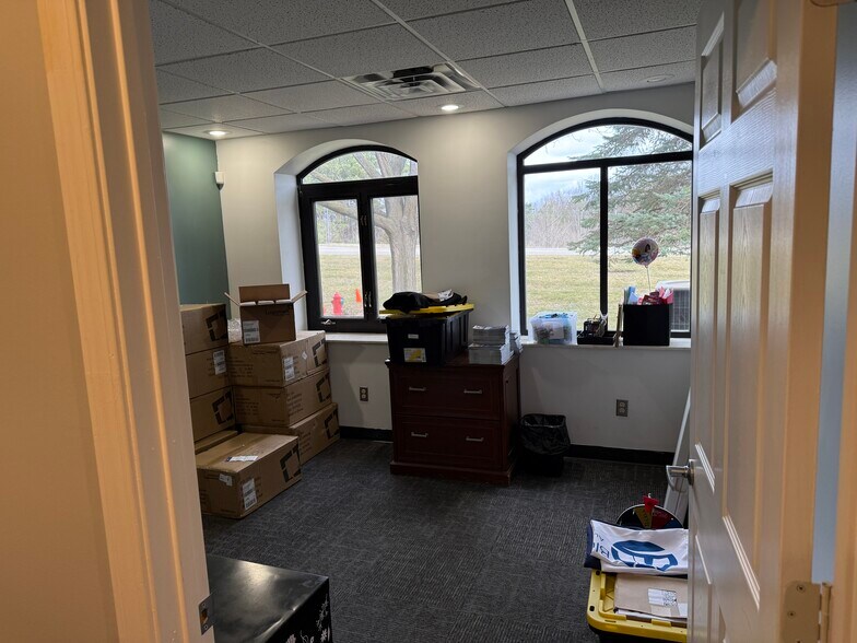 More Photos Of 8285 S Saginaw St, Grand Blanc Office For Lease