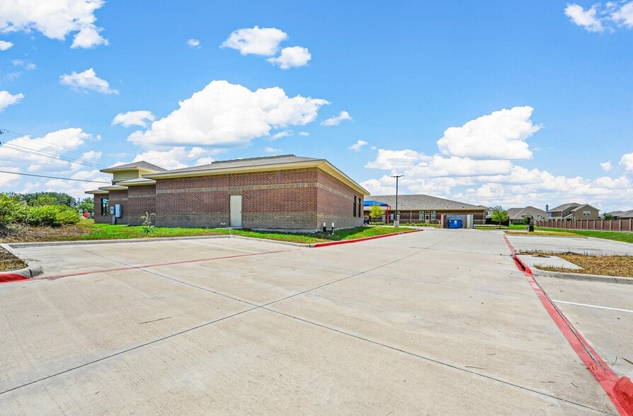 More Photos Of 1001 Travis Ranch Blvd, Forney Freestanding For Sale