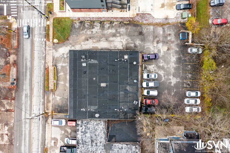 More Photos Of 1039 N Limestone, Lexington General Retail For Lease