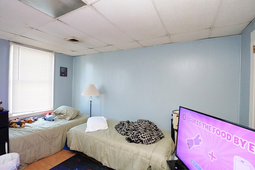 More Photos Of 25 Adams St, Kingston Apartments For Sale