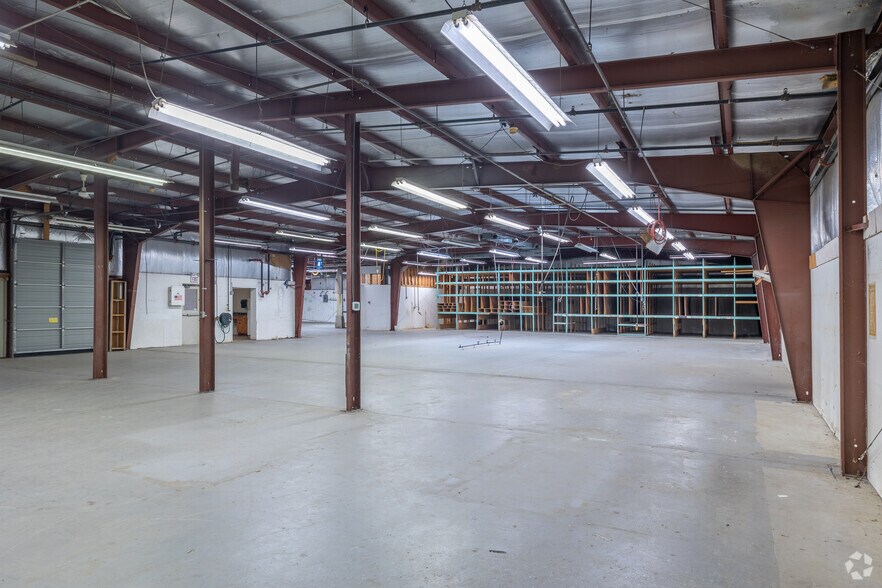 More Photos Of 500 N 8th St, Reading Warehouse For Lease