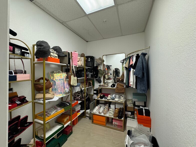 More Photos Of 1720 Harrison St, Hollywood Office Residential For Sale