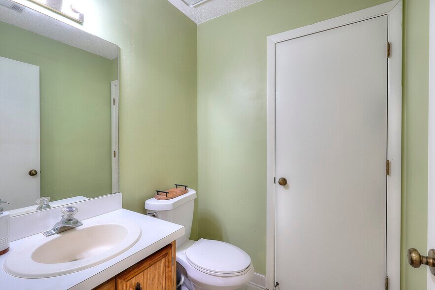 More Photos Of 11205 Alpharetta Hwy, Roswell Office Residential For Lease