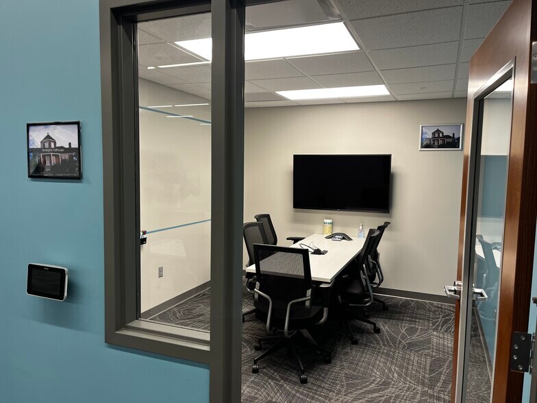 More Photos Of 142 W Main St, Uniontown Office For Lease