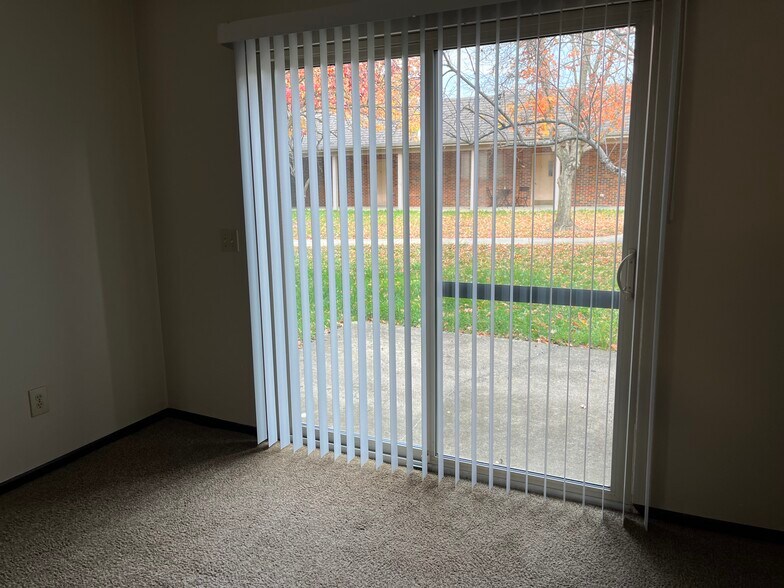 More Photos Of 200 N 11th St, Greenfield Apartments For Sale