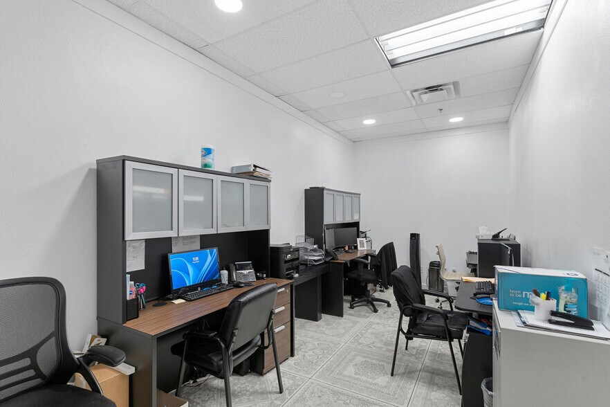 More Photos Of 7580 W Sahara Ave, Las Vegas Medical For Sale