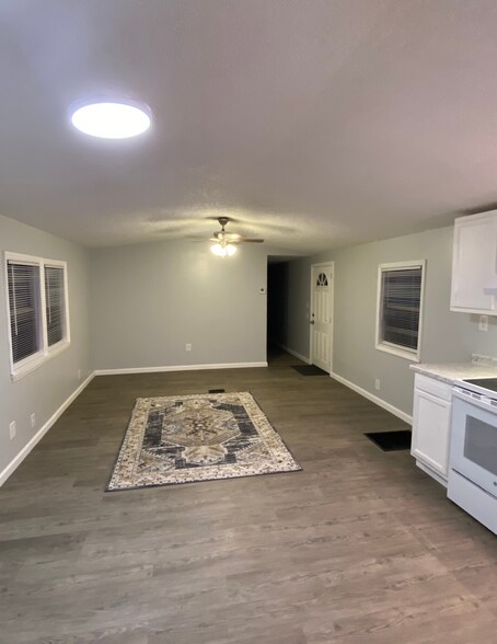 More Photos Of 128 Sandy Springs Ln, Lexington Manufactured Housing Mobile Home Park For Sale