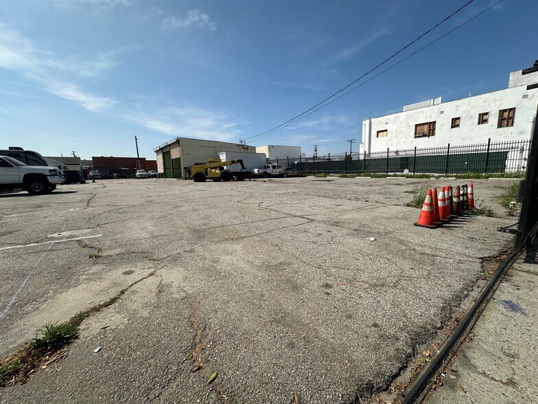 More Photos Of 712 E Alondra Blvd, Compton Warehouse For Lease