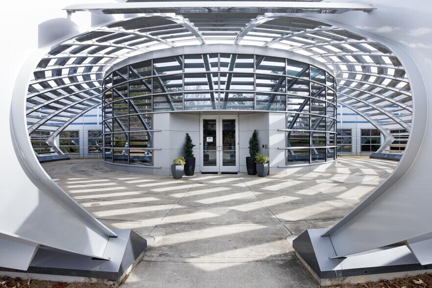 More Photos Of 190 Bluegrass Valley Pky, Alpharetta Office For Lease