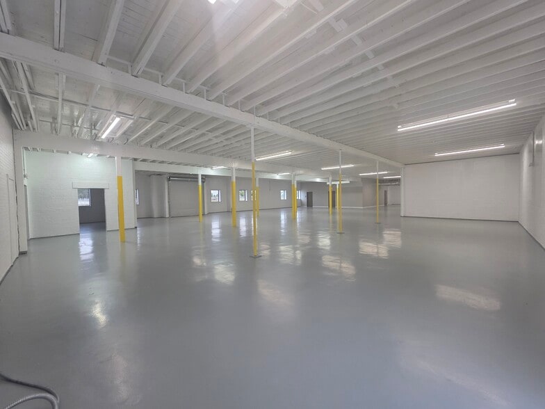 More Photos Of 250 Raleigh St, Wilmington Warehouse For Lease