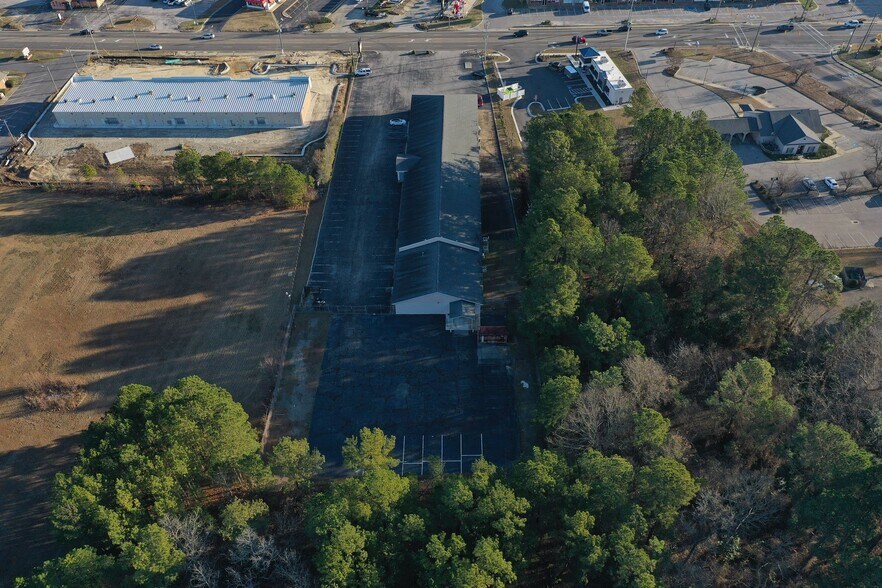 More Photos Of 5845 Yadkin Rd, Fayetteville General Retail For Lease