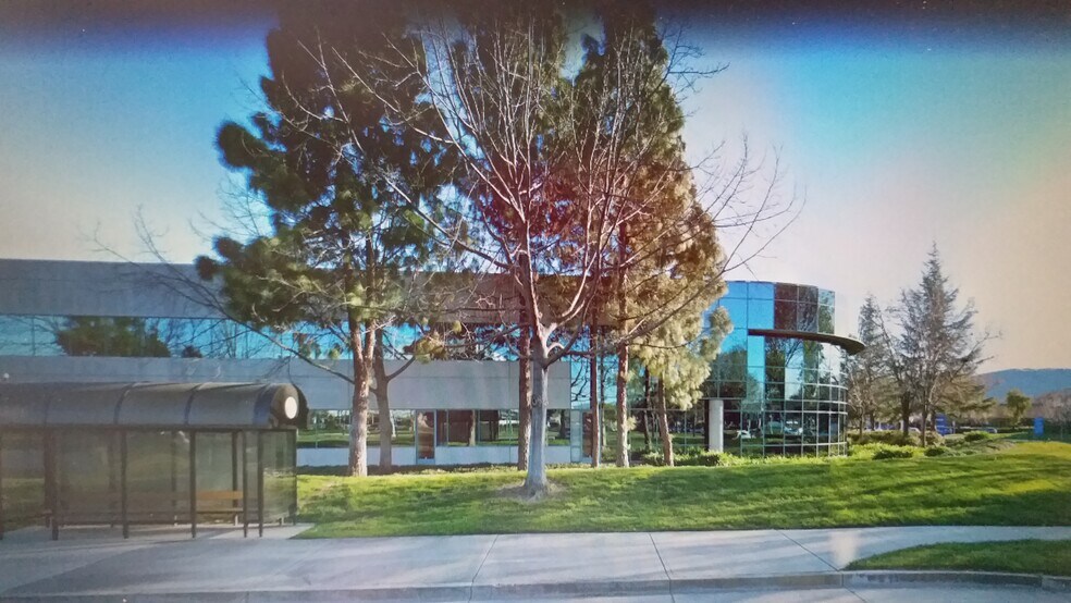 More Photos Of 5890 Stoneridge Dr, Pleasanton Medical For Lease