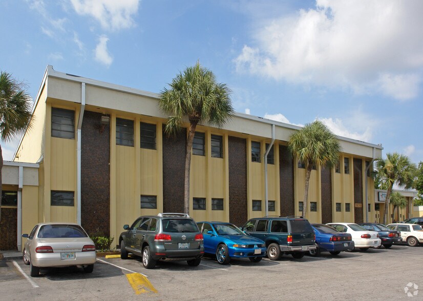 More Photos Of 2626 Oakland Park Blvd, Oakland Park Office For Sale