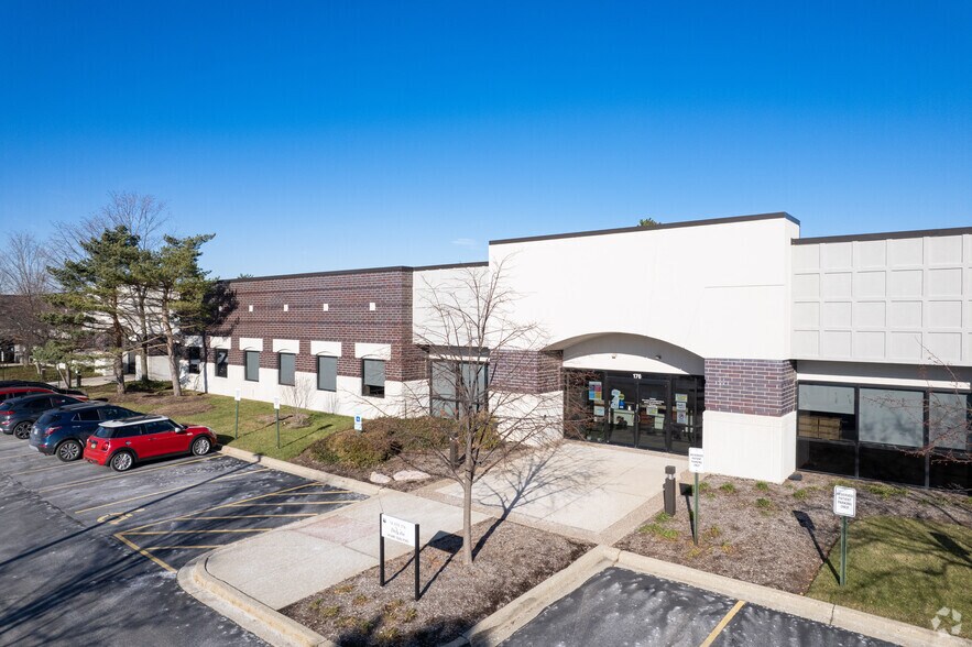 More Photos Of 565 Lakeview Pky, Vernon Hills Medical For Lease