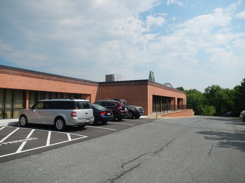 More Photos Of 15 Wormans Mill Ct, Frederick Research And Development For Lease